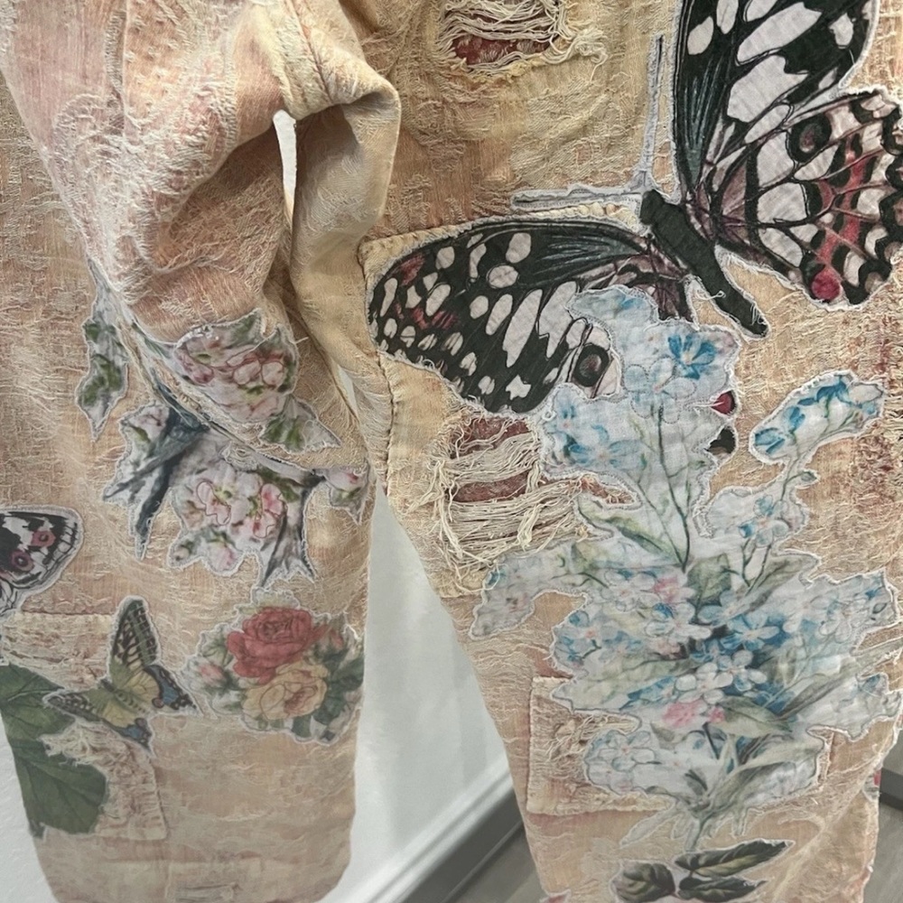 Magnolia Pearl Pink and Cream Buttoned butterfly Rose Trousers (item 001) - Picture 7 of 7